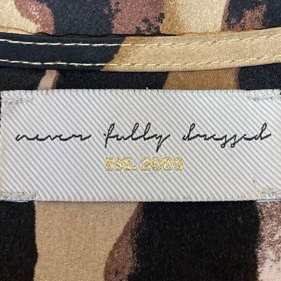 Never Fully Dressed Brown Black Satin Cheetah Print Long Sleeve Tie Blouse Top M - Picture 3 of 4